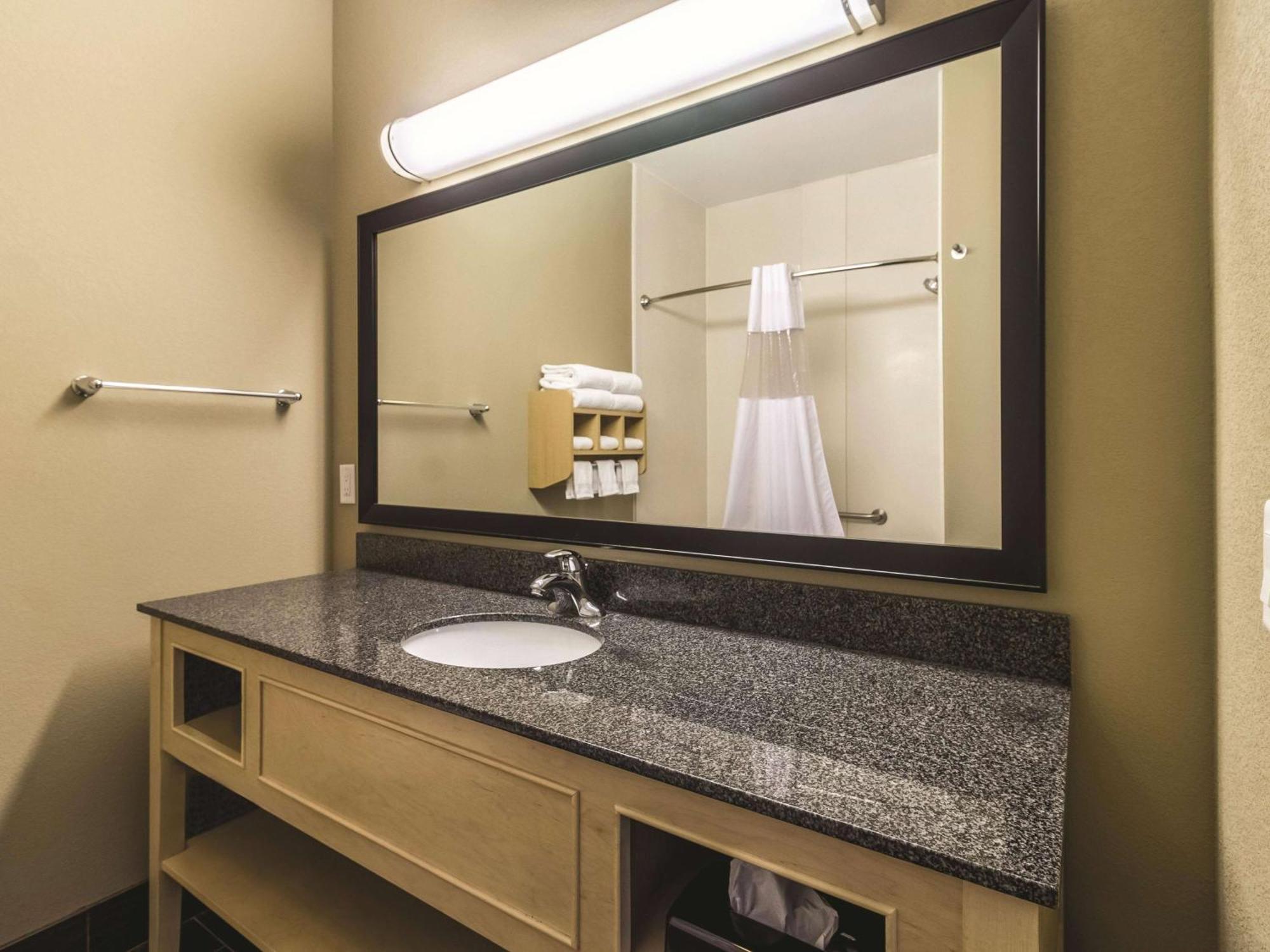 La Quinta By Wyndham Fargo-Medical Center Hotel Luaran gambar