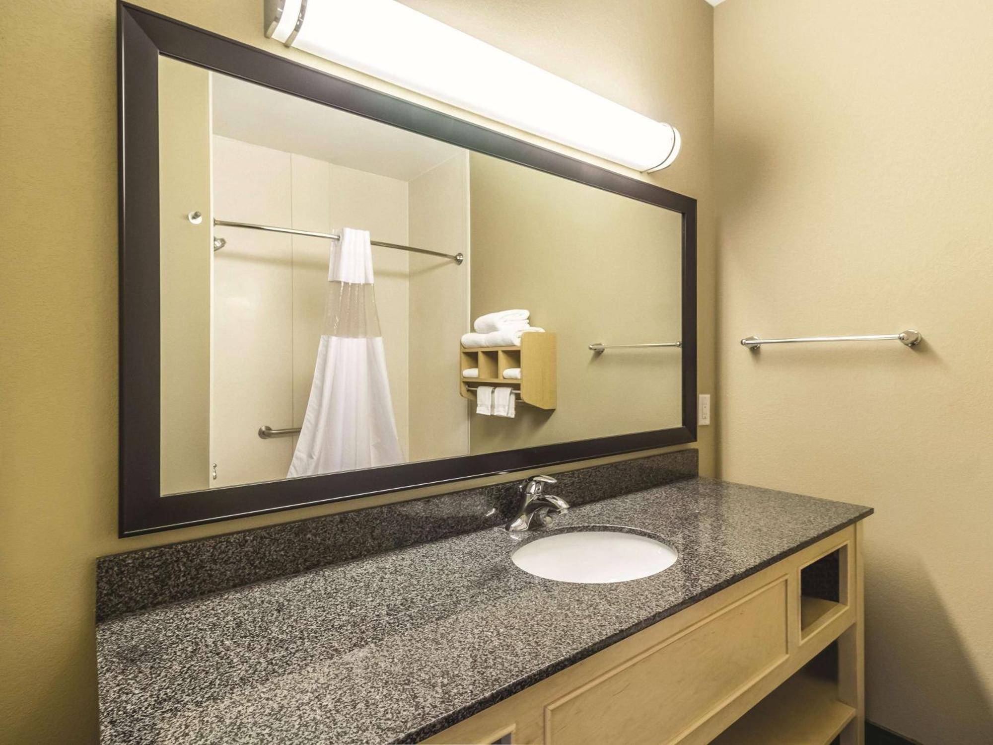 La Quinta By Wyndham Fargo-Medical Center Hotel Luaran gambar